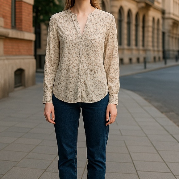 Long sleeve button up blouse size S, floral design, NWOT - Picture 5 of 11